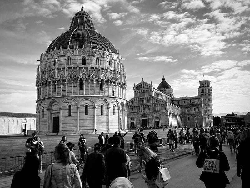 A scenic view of the Tower of Pisa