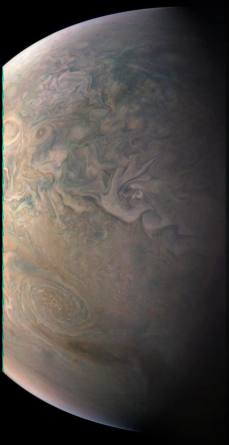 Juno probe's view of Jupiter's atmosphere