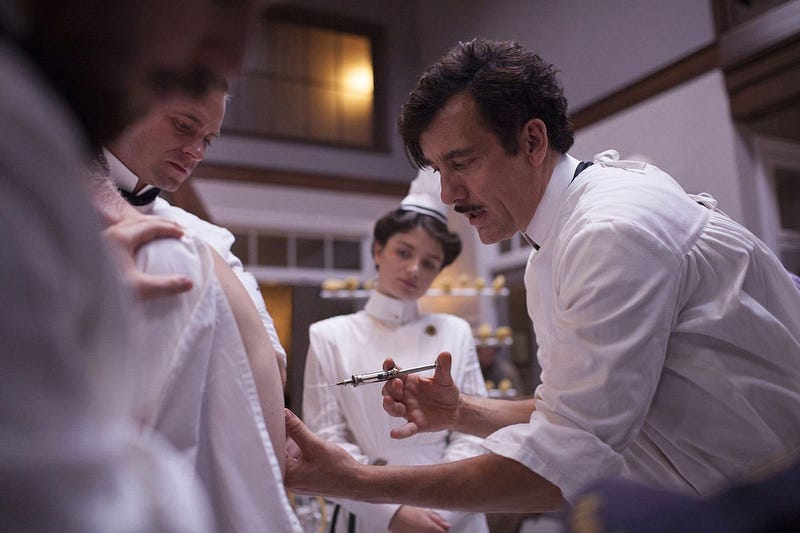 Depiction of court scene in "The Knick"